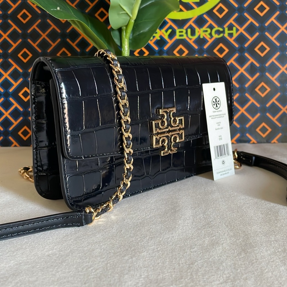 NWT Tory Burch Britten embossed chain wallet w wristlet crossbody Bag black $500